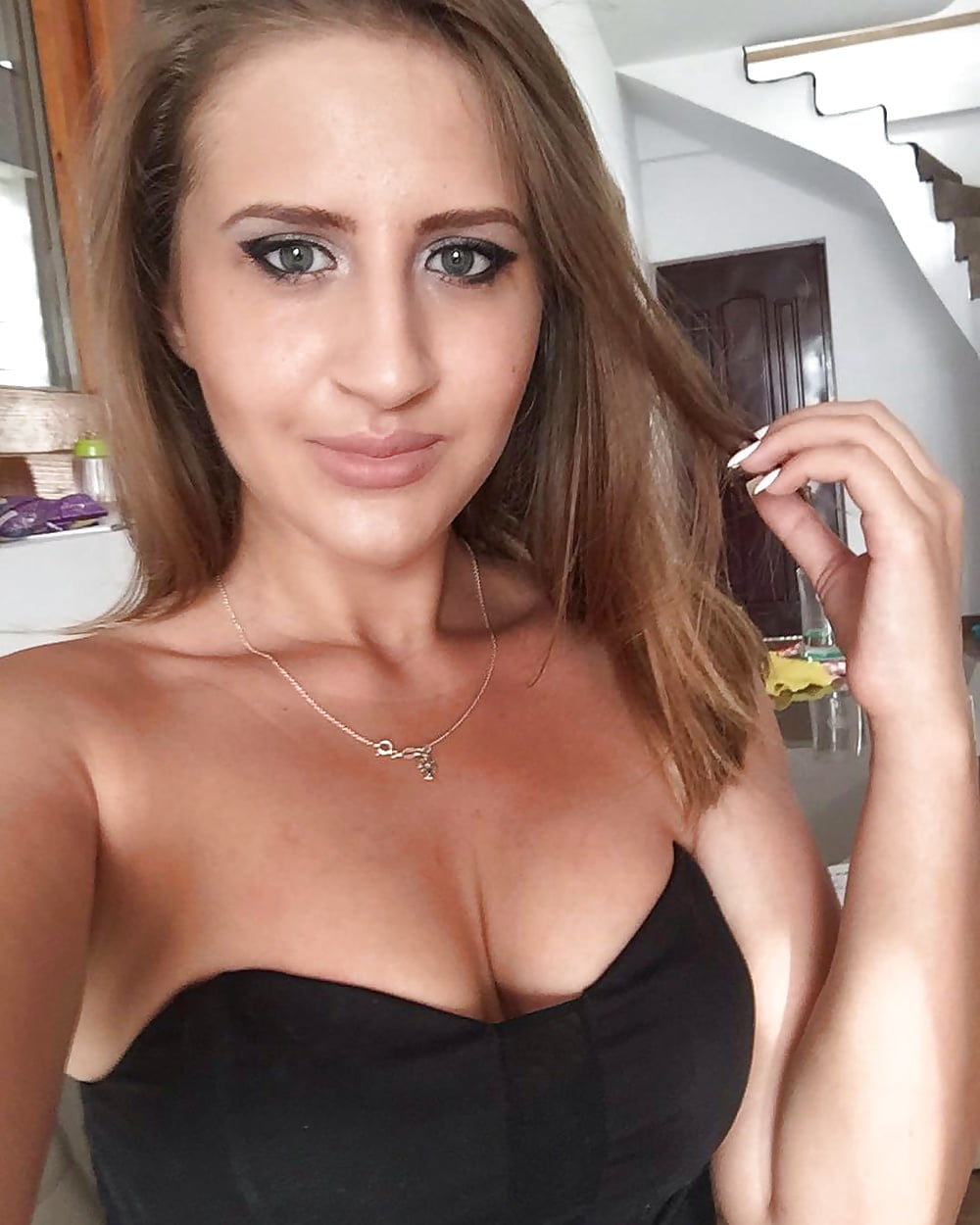 Romanian Teen Slut Alina Madalina porn pictures