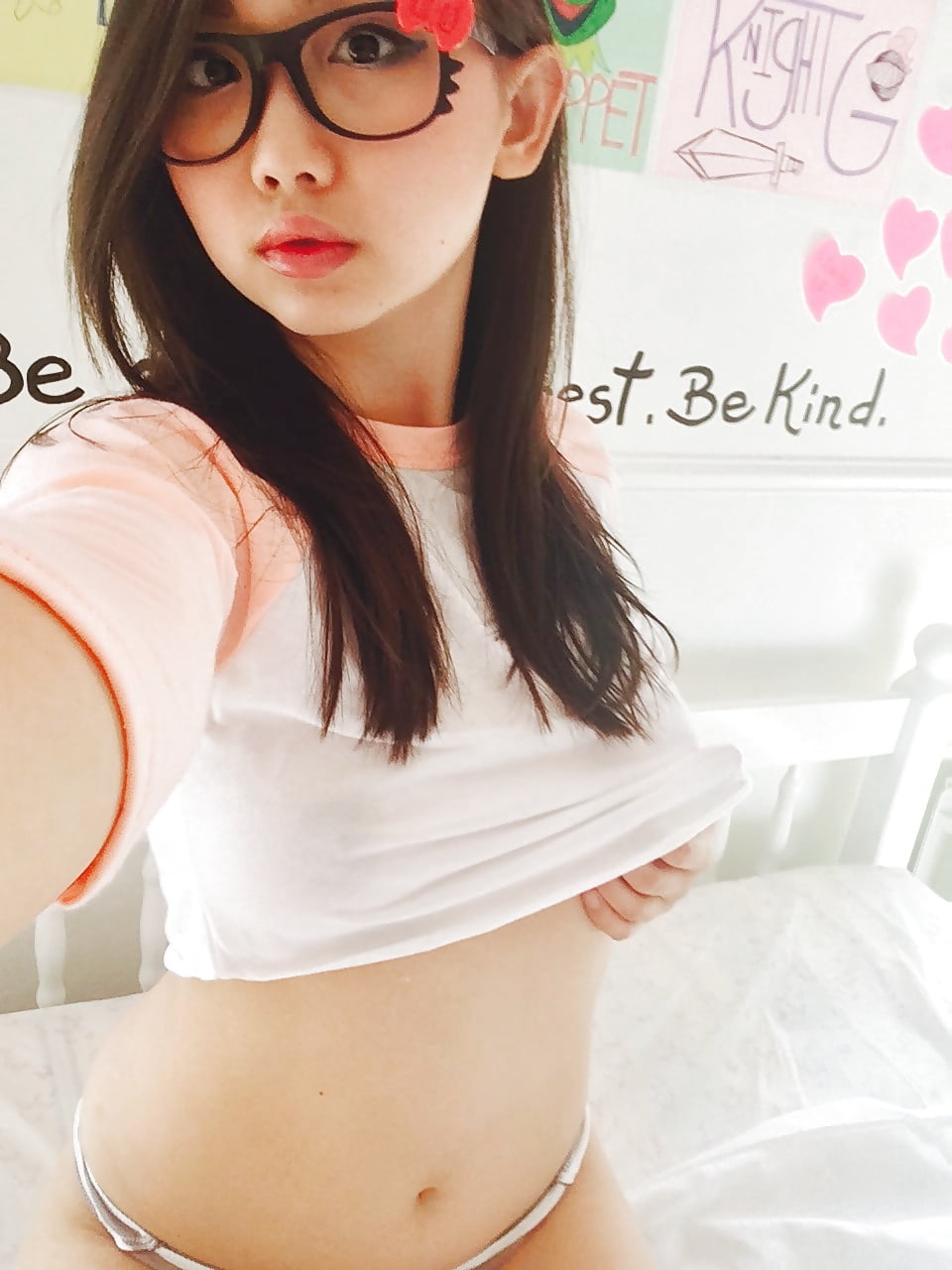 Asian Nerdy Teen Slut aka HarrietSugarcookie Selfies porn pictures