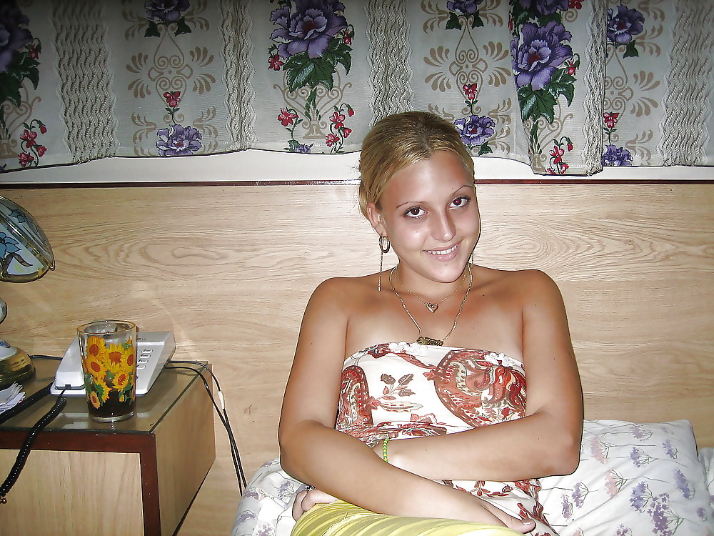 Cute LiL-Blonde porn pictures