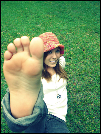 Sexy teen feet soles