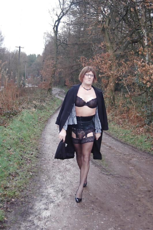 Sensual ebony maid erotic
