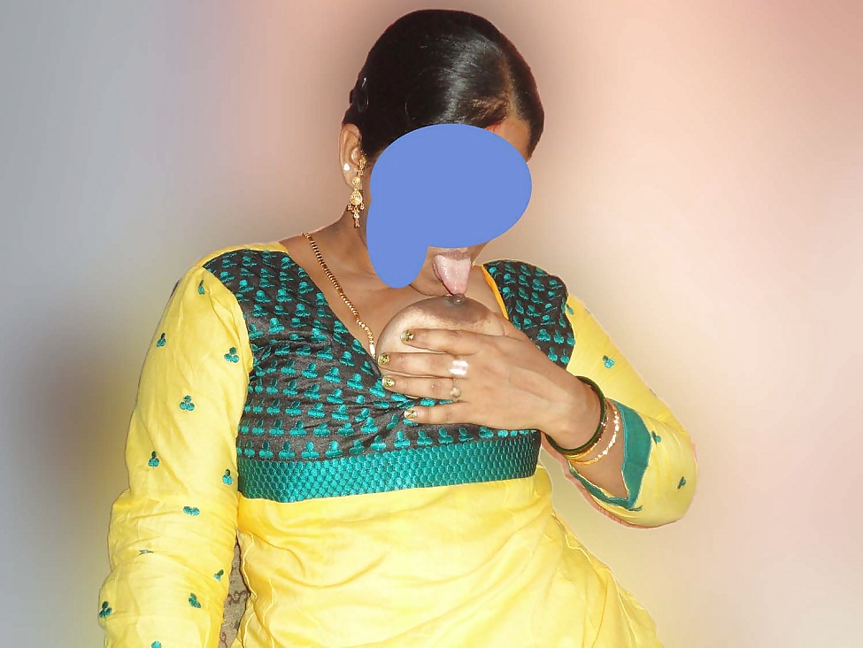 THICK INDIAN AUNTY porn pictures