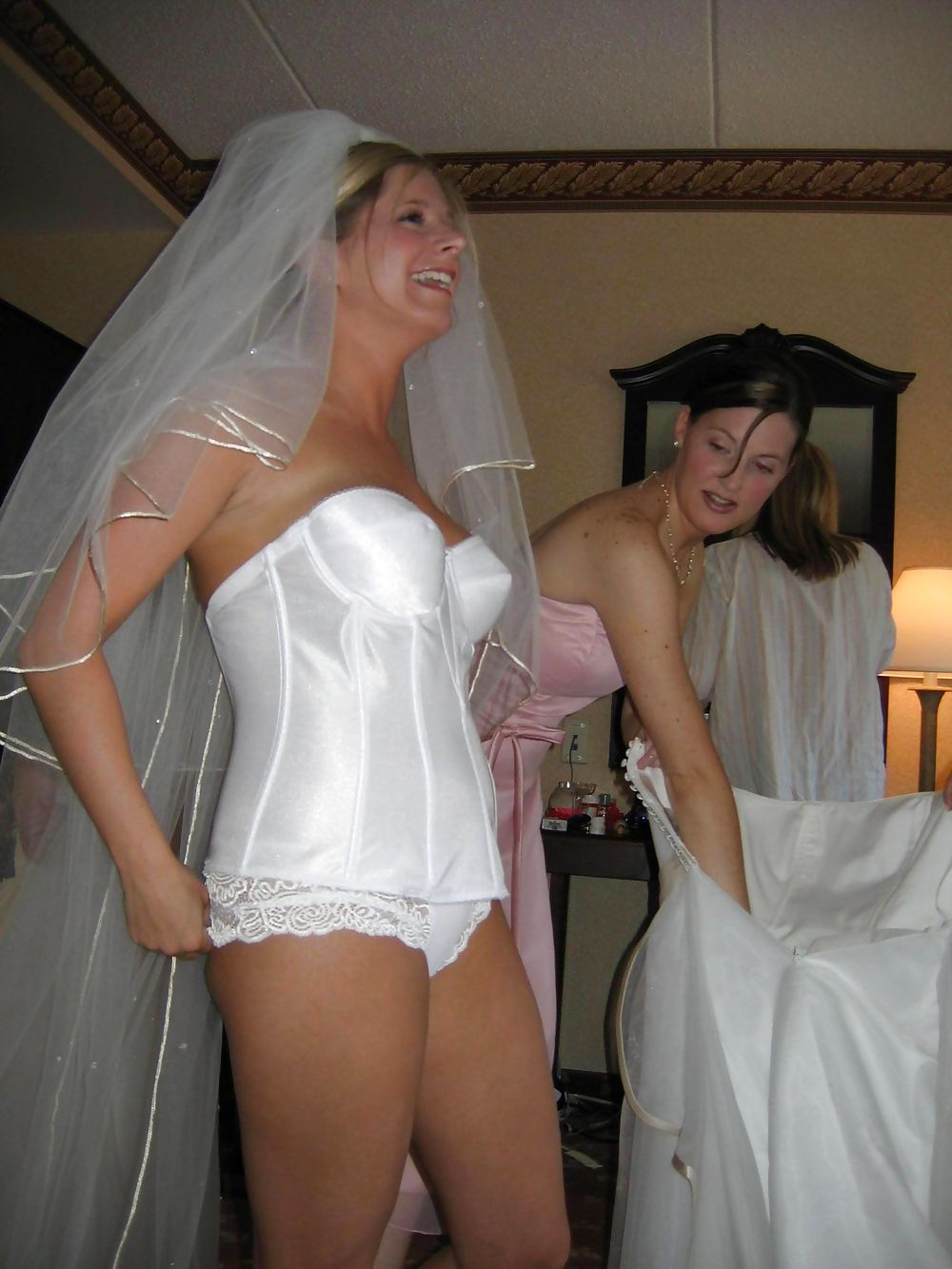 wedding-Bride upskirt-2 porn pictures