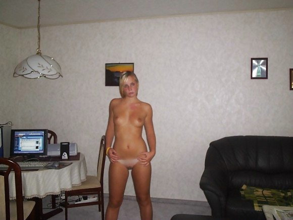 Amateur nudes 12 porn pictures