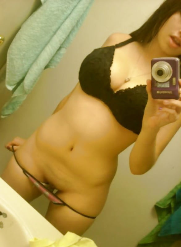 Huge Tit Slut Roxanne porn pictures