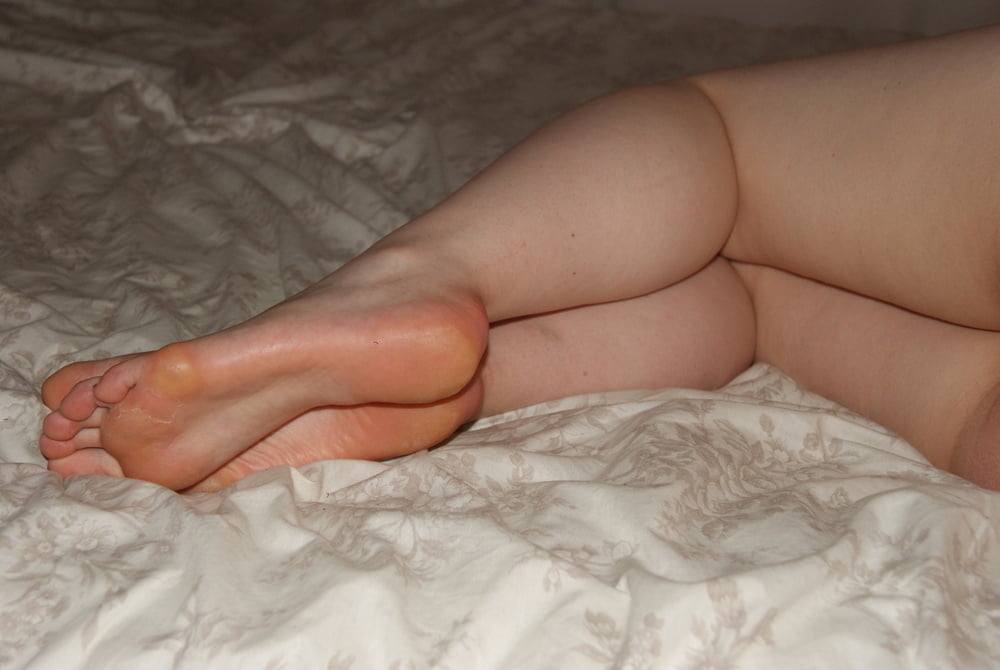 Feet and Footjobs porn pictures