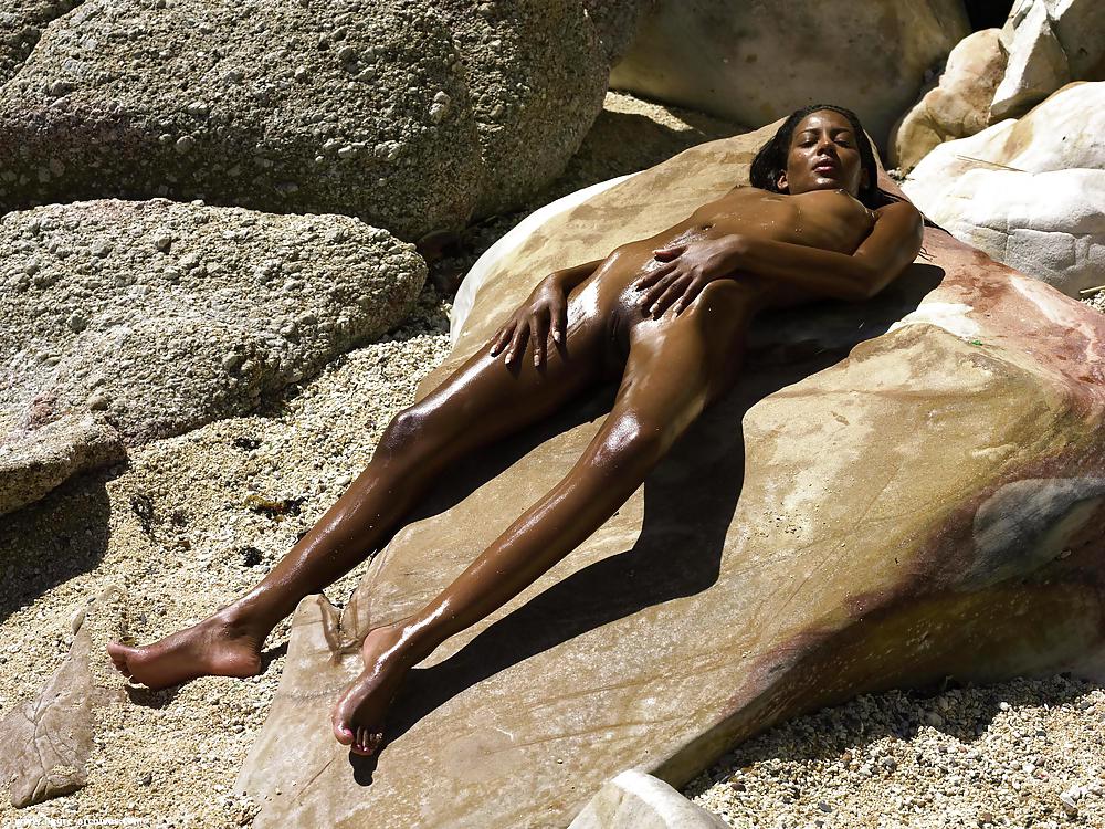 NAOMI on the Rocks porn pictures