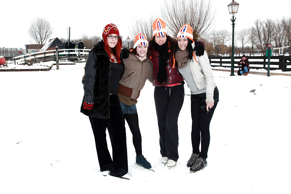 Julia,Elisa,Britt & Gylve on the Dutch Ice. porn pictures