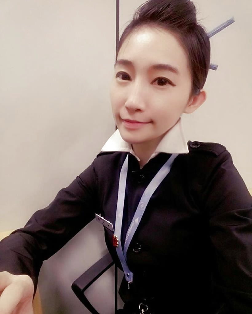 Korean air hostess takes self pics porn pictures