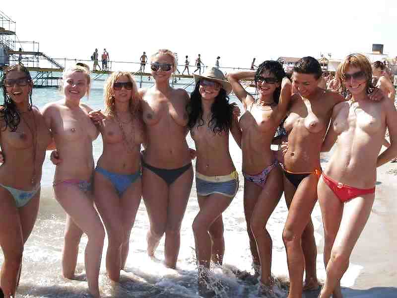 Girls in Groups 30 porn pictures