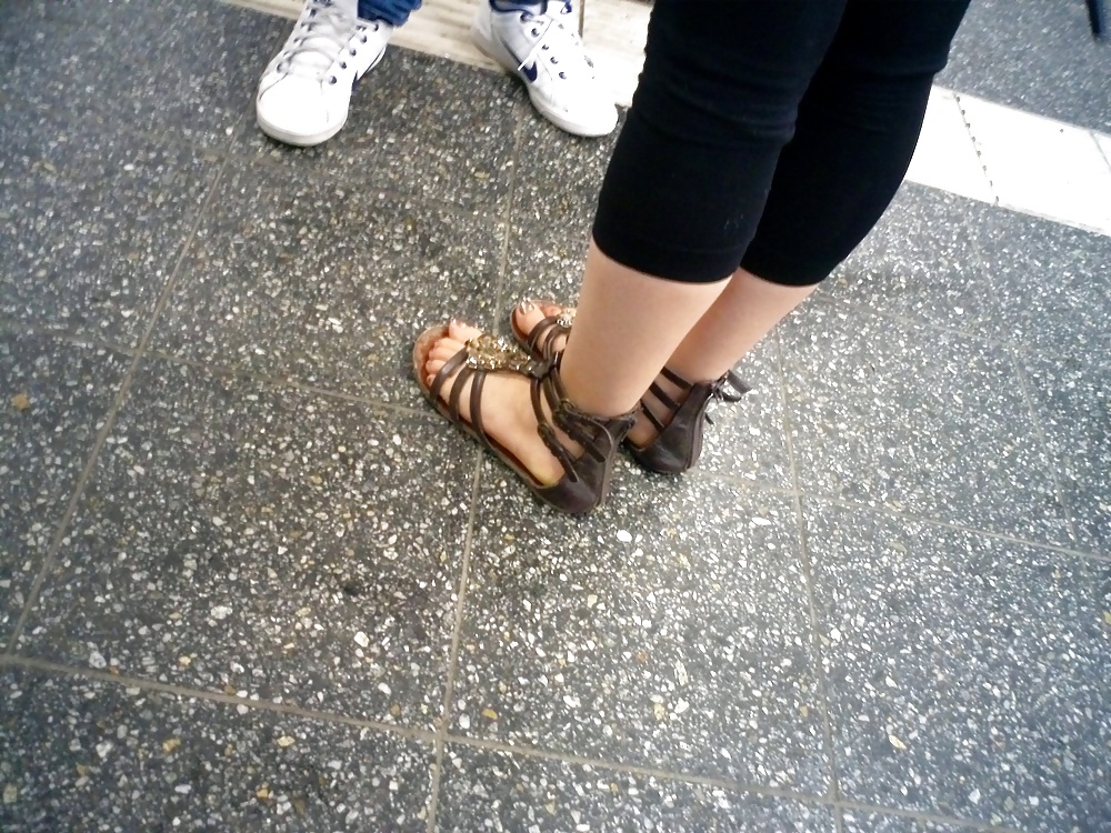 candid voy feet porn pictures