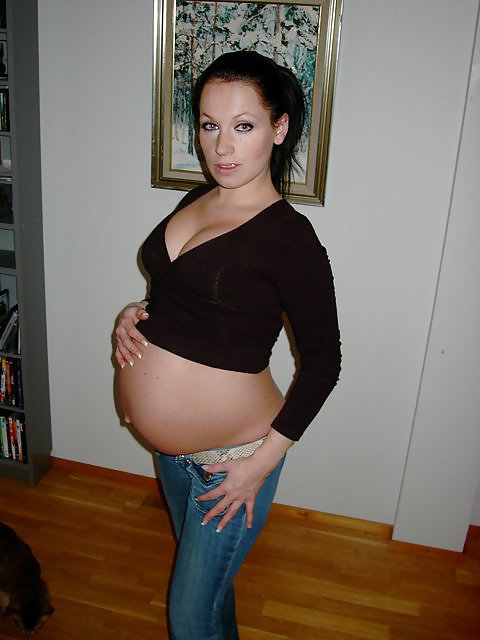 -- Pregnant Amateurs 2 -- porn pictures