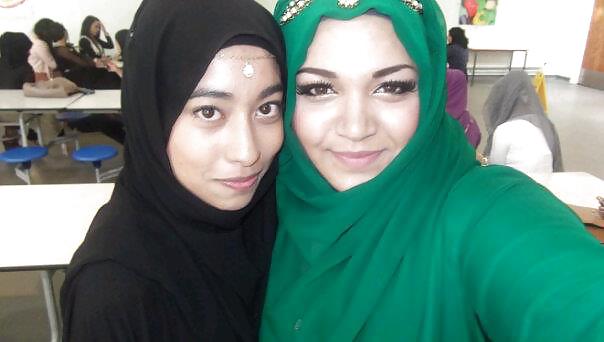 Mixed Hijabi Hot Cunts porn pictures