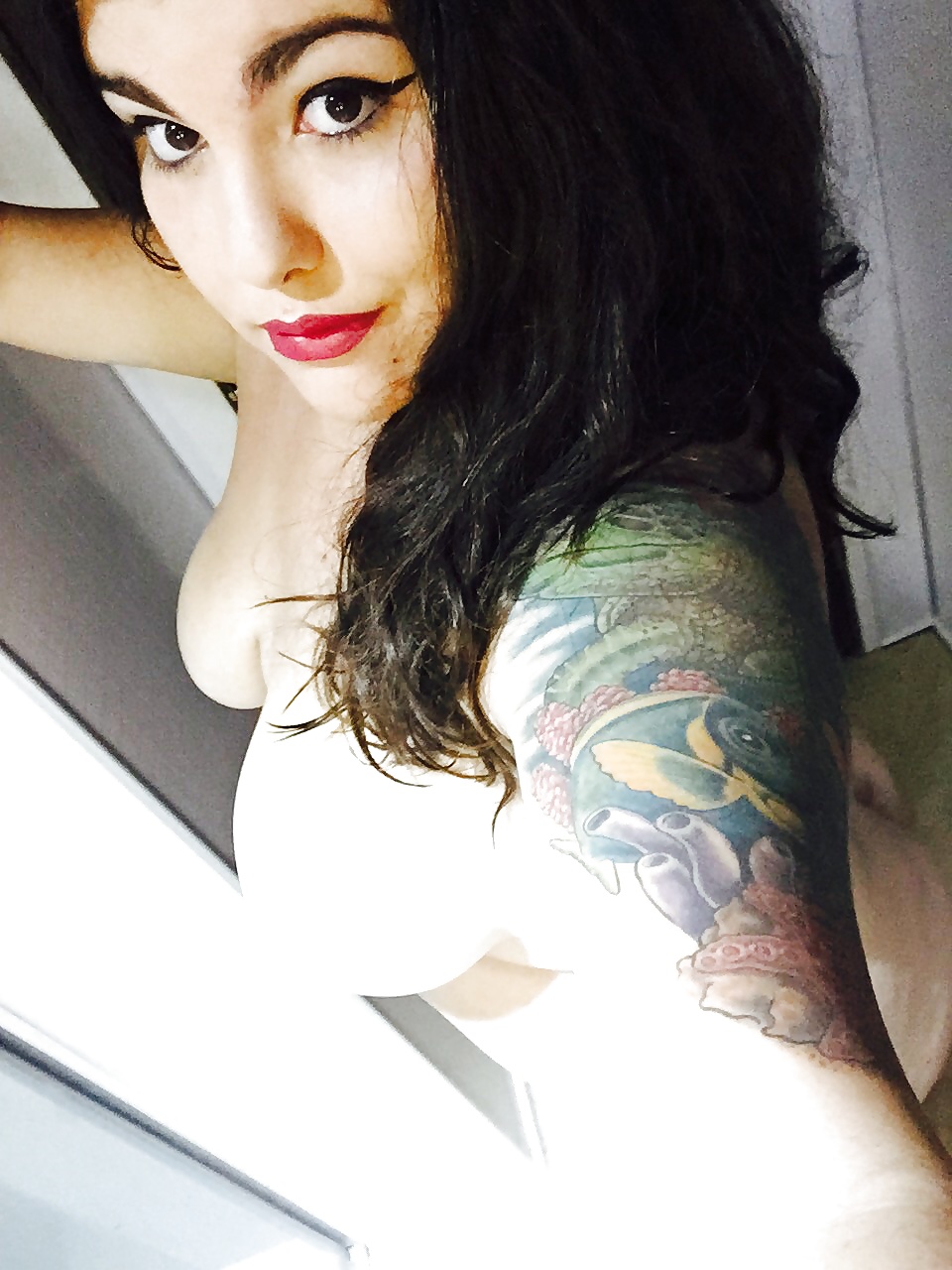 Chubby Tattooed Goddess 01 porn pictures