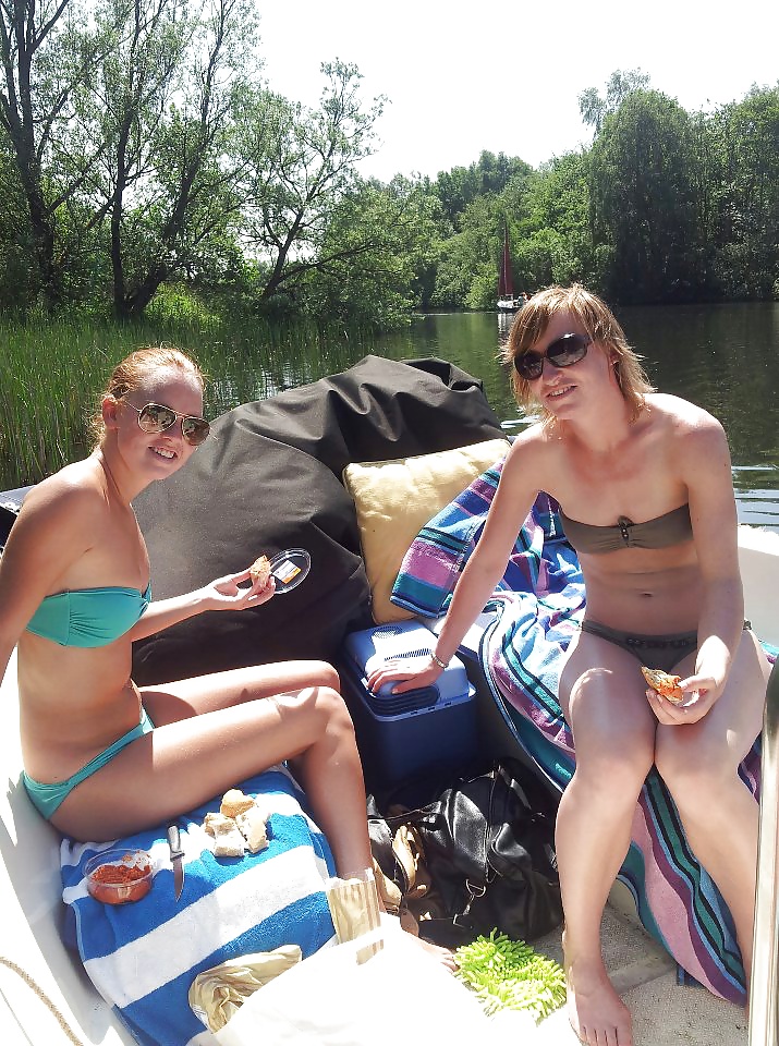 Bikini girls 2 porn pictures