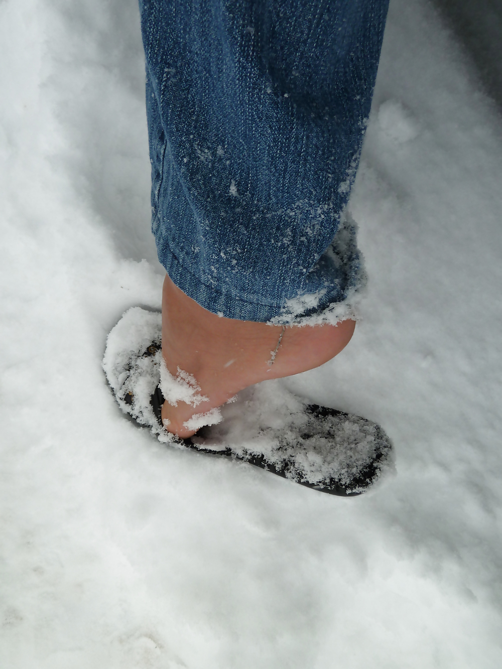 feet in snow porn pictures