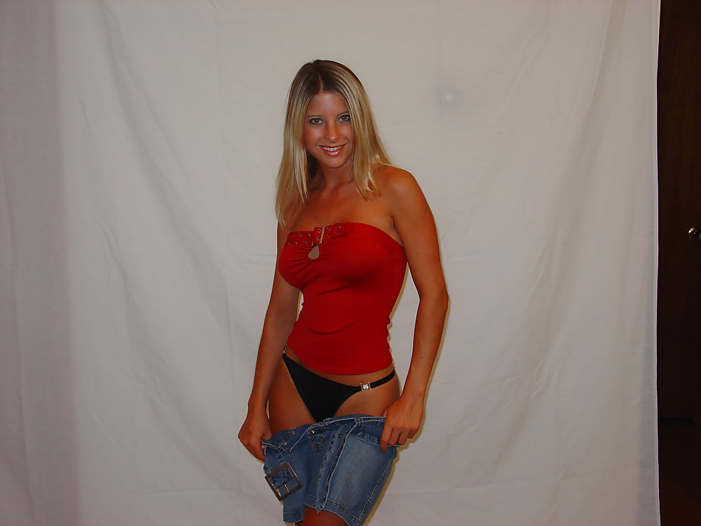 amateur blonde porn pictures