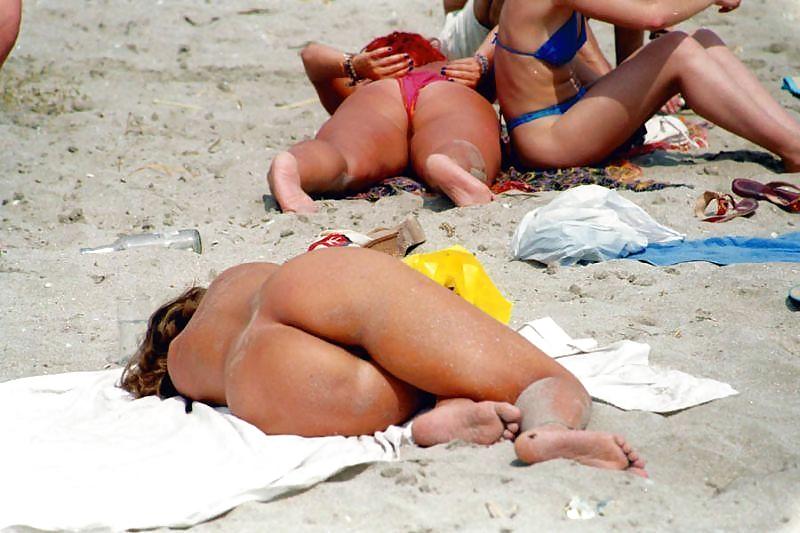 Beach Nudist girls porn pictures