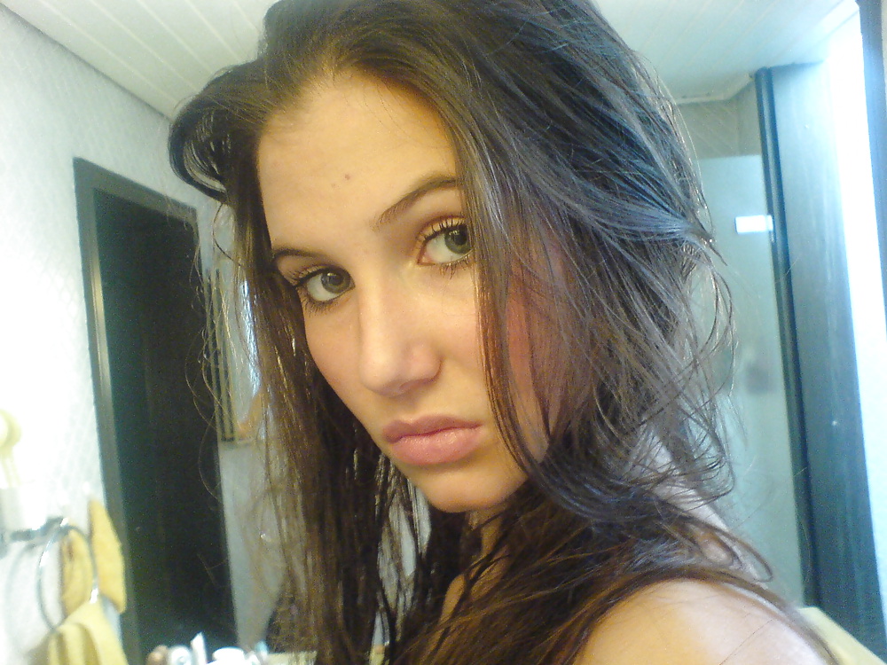 Sexy Brunette porn pictures