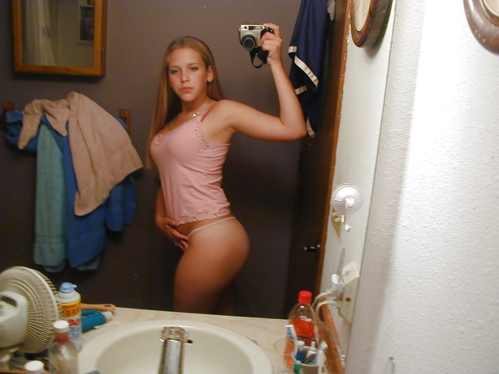 Sweet BlOnde Teen porn pictures