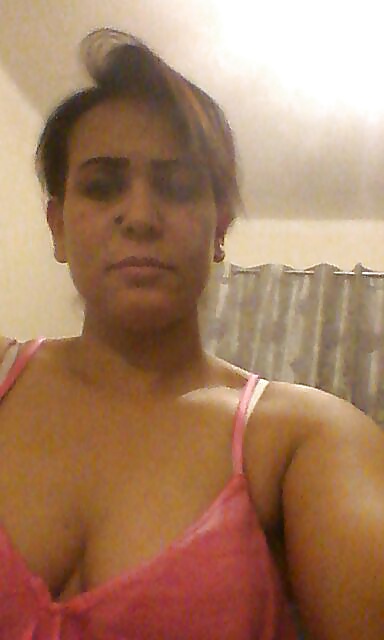 Arab Milf porn pictures