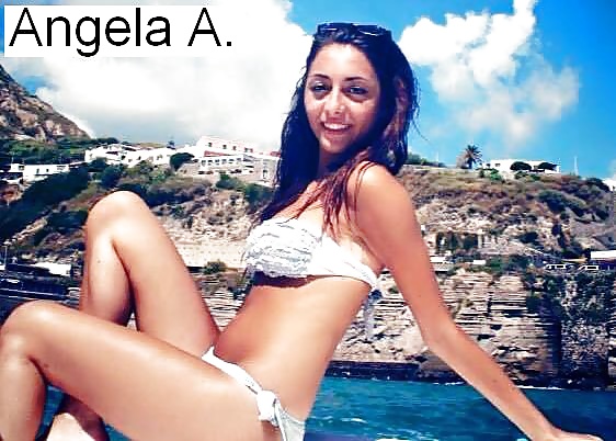 Italiane su Facebook - Angela A. & Arianna T. porn pictures