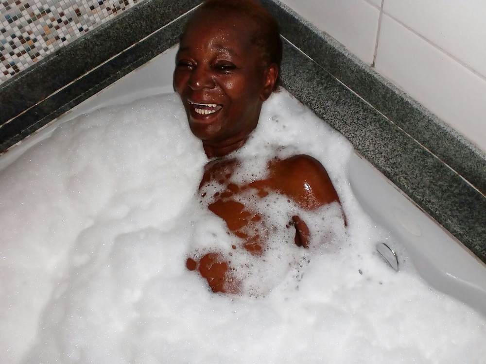 Brazilian granny 035 porn pictures