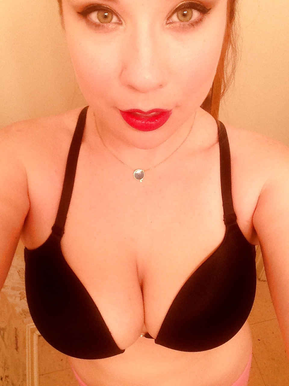 nice curvy redhead porn pictures