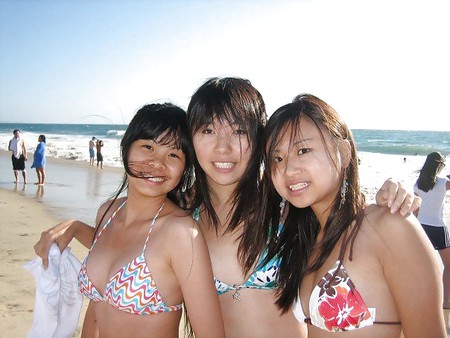 Cute young amateur asian girls (non-nude)