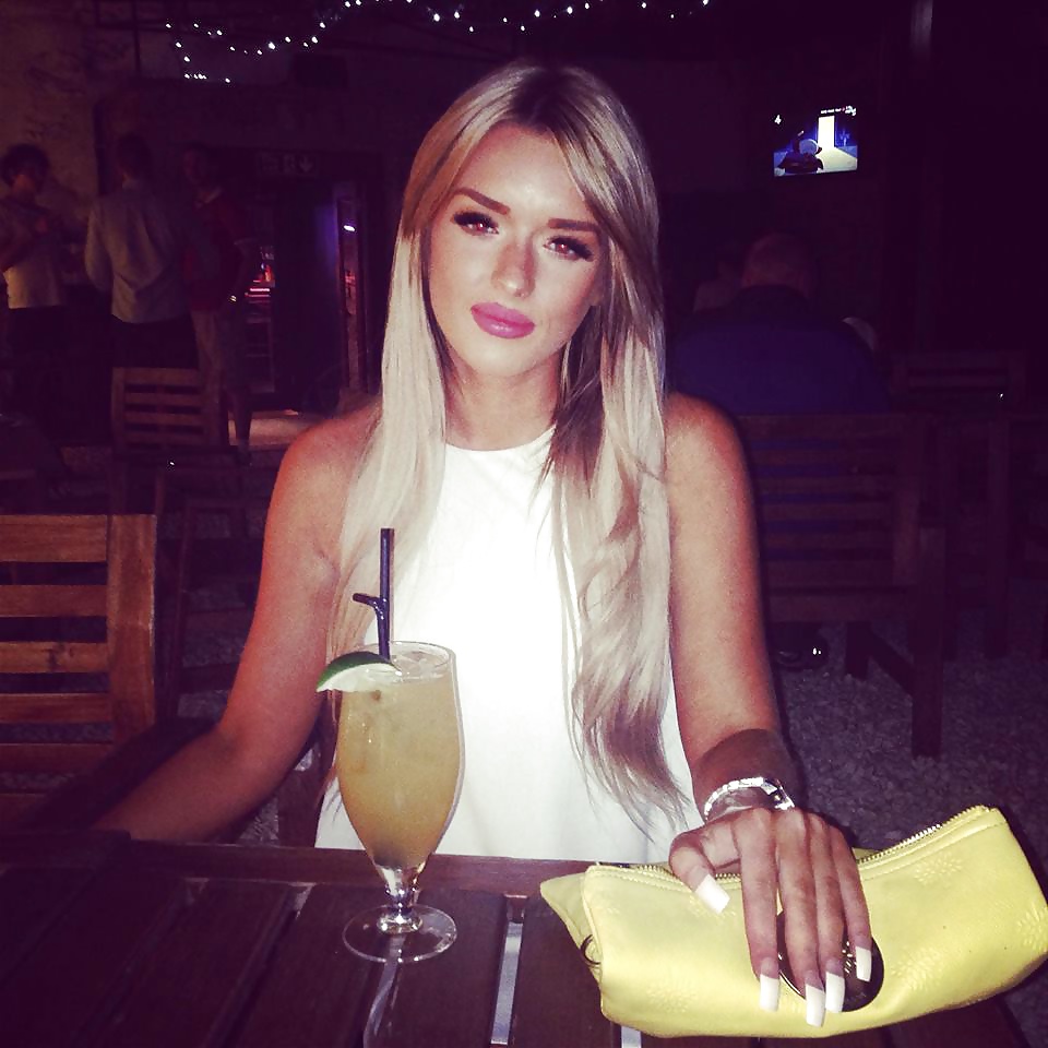 Nicki Kerr porn pictures