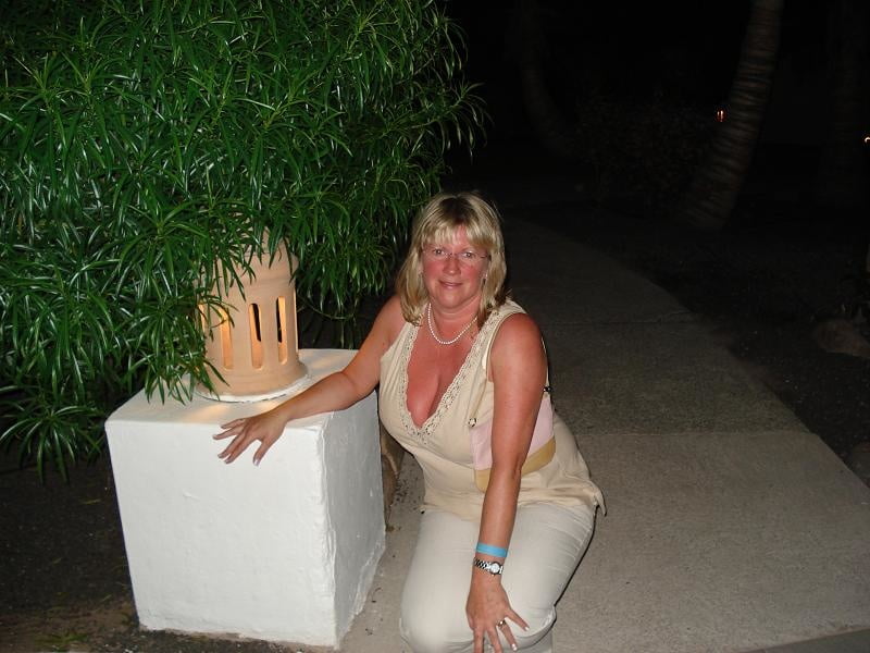 Yorkshire mature wife - 9 Photos 