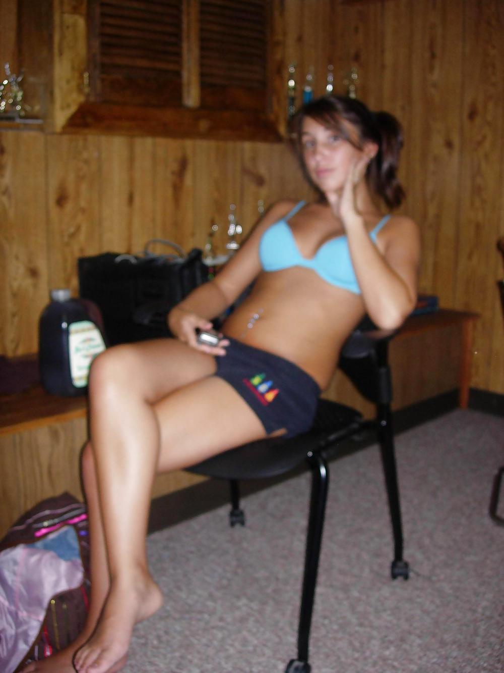 Bra Babes 34 porn pictures