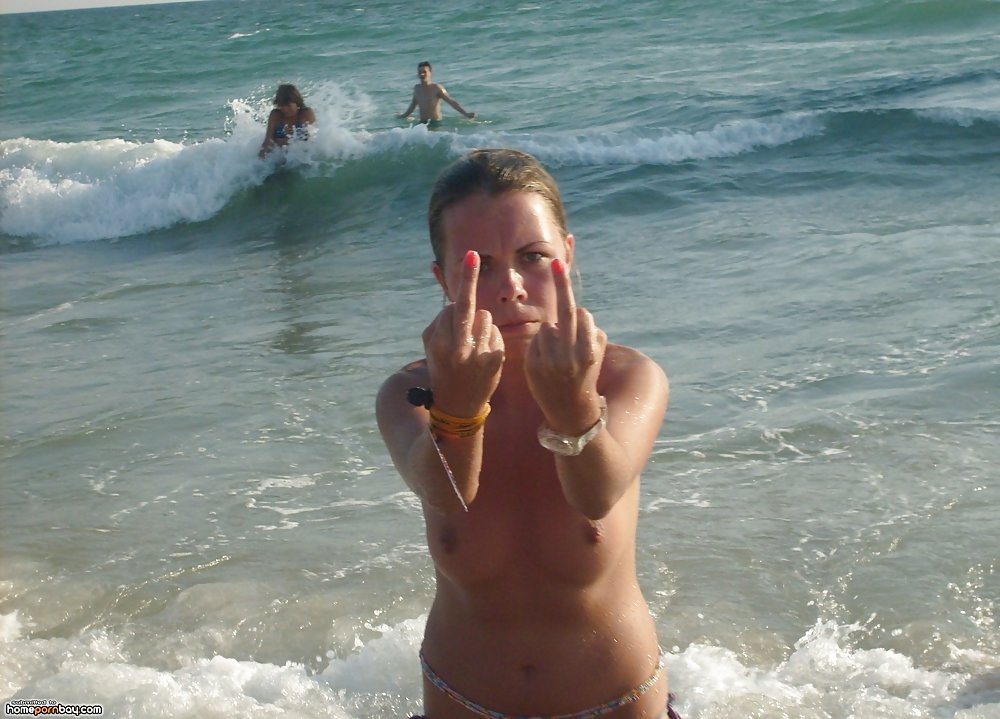 Flashing my tits on the beach porn pictures
