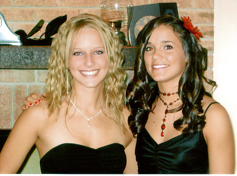 Teen showing herself porn pictures