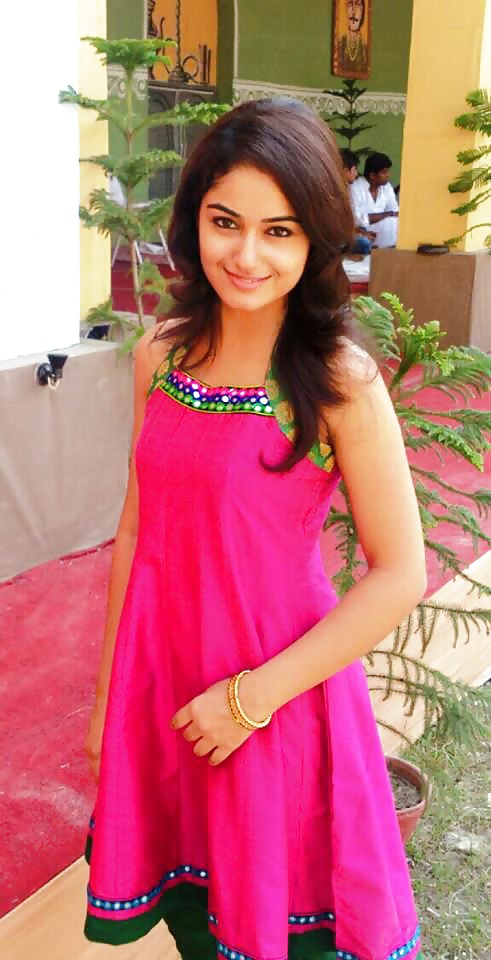 INDO-PAK DESI BABES (SLUTS) porn pictures