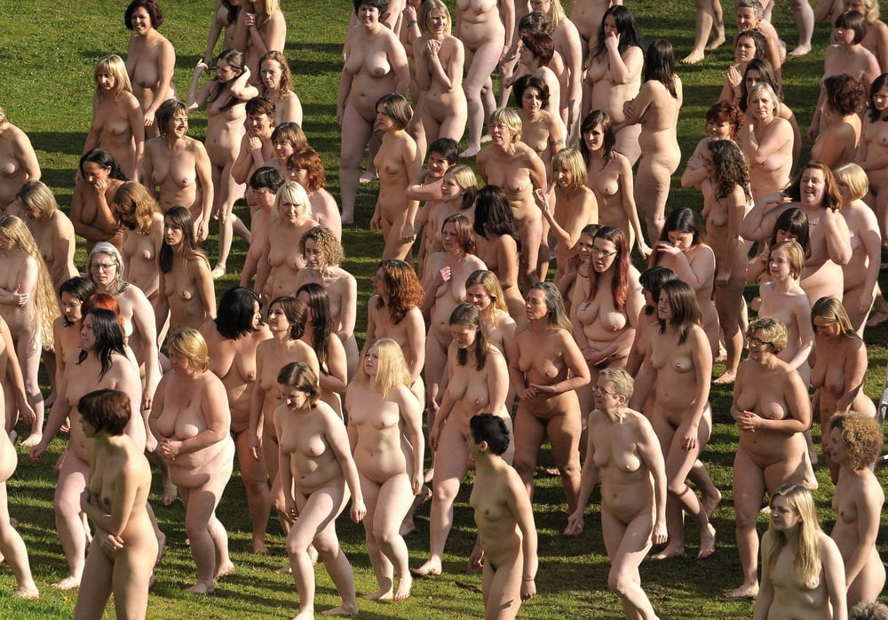 Spencer Tunick Nude Group Girls Play Amateur Nude Beach Selfie 31 Min
