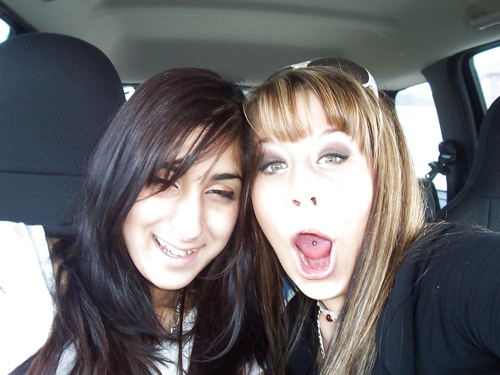 SingleStonerBabe From JoinUnTrue.com porn pictures