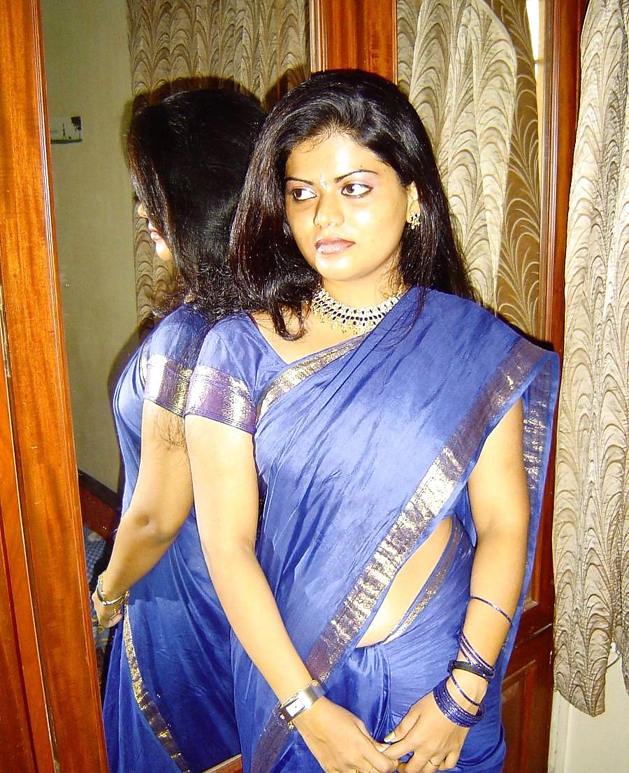 Cute Indian Housewife porn pictures