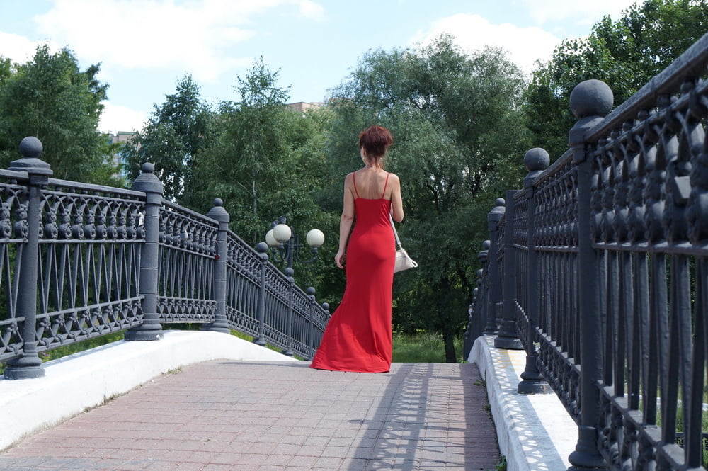 On Bride Bridge in Red Suite- 105 Pics 