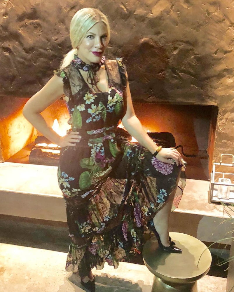 Tori Spelling 2020 - 14 Photos 