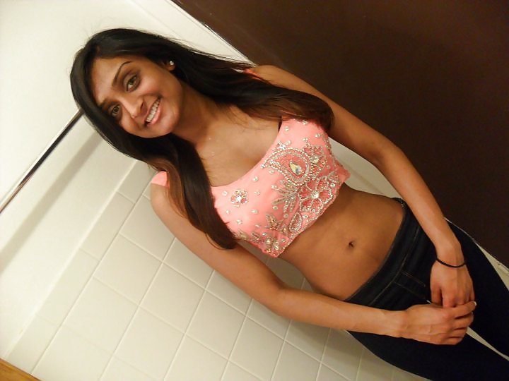 AWESOME DESI WOMEN porn pictures