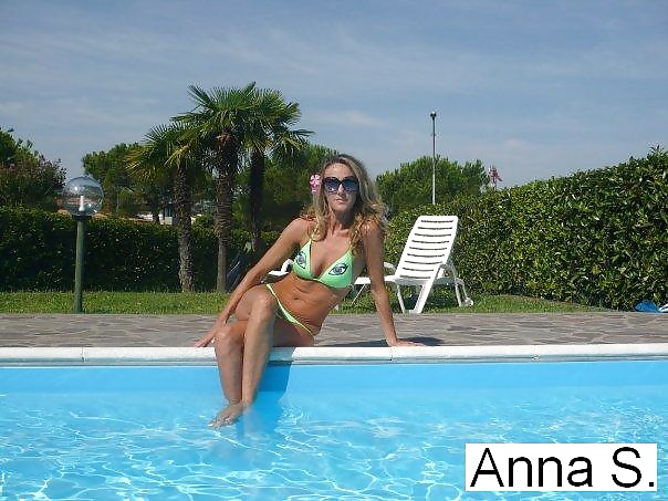 Italiane (MILF) su Facebook - Anna S. & Elisa P. porn pictures