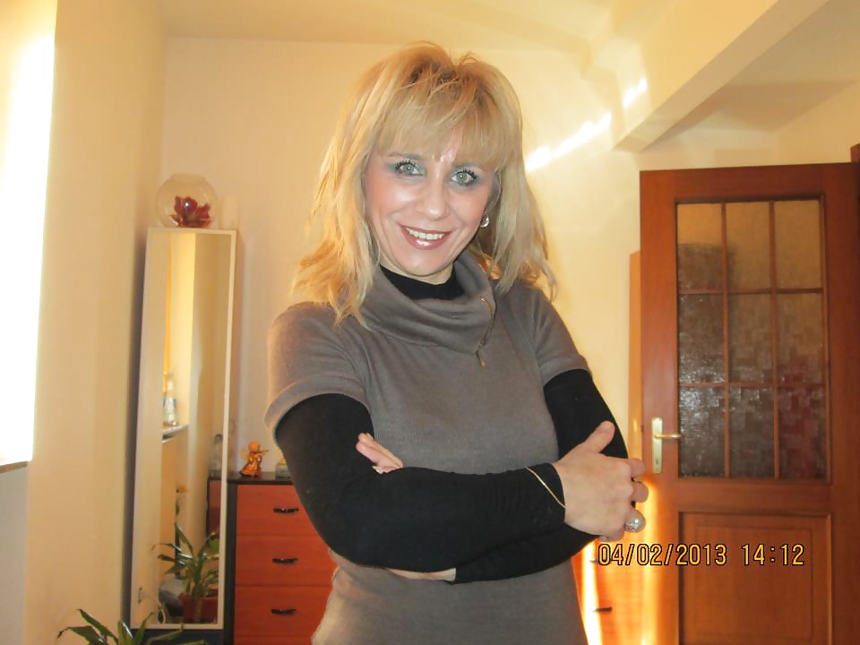hot blonde mom 2 -45 years porn pictures