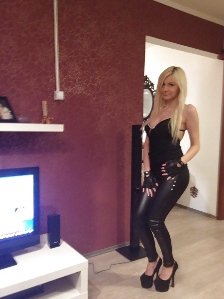 Girls in Leather and Boots porn pictures