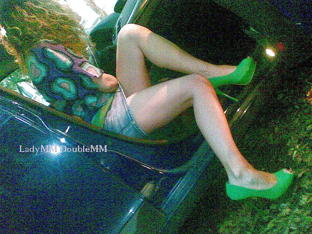 LadyMM Italian Milf Public walk Green HIGH hell foot fetish porn pictures