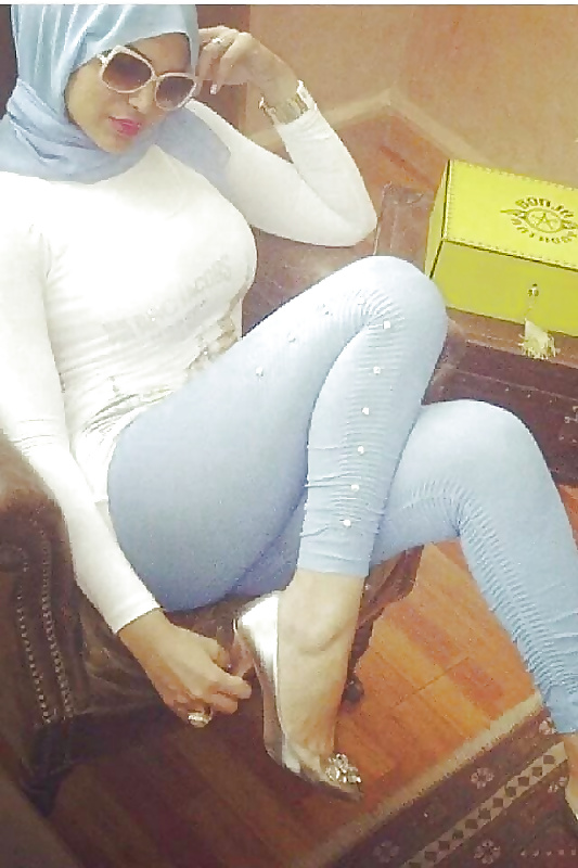 Chicks In Tight Fit VII porn pictures