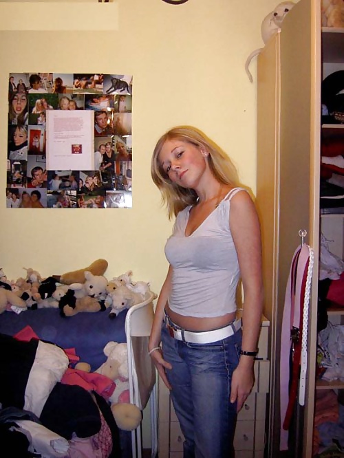 Amateur Girls Dressed and Undressed 99 porn pictures