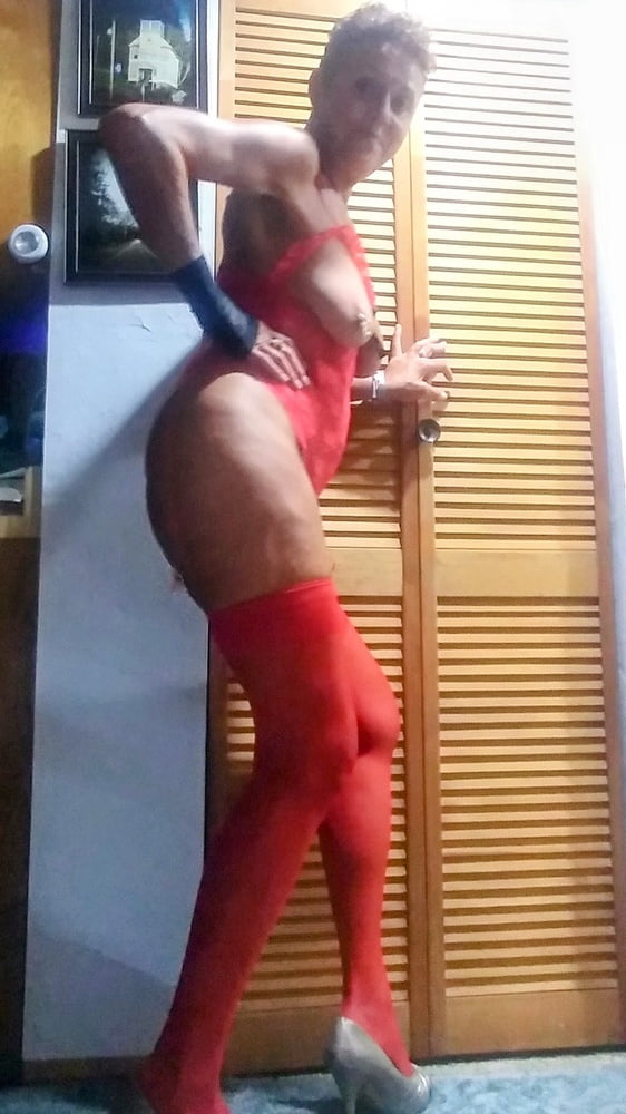 Who is the Lady in Red - cleanjean ... red lingerie that is! - 22 Pics 