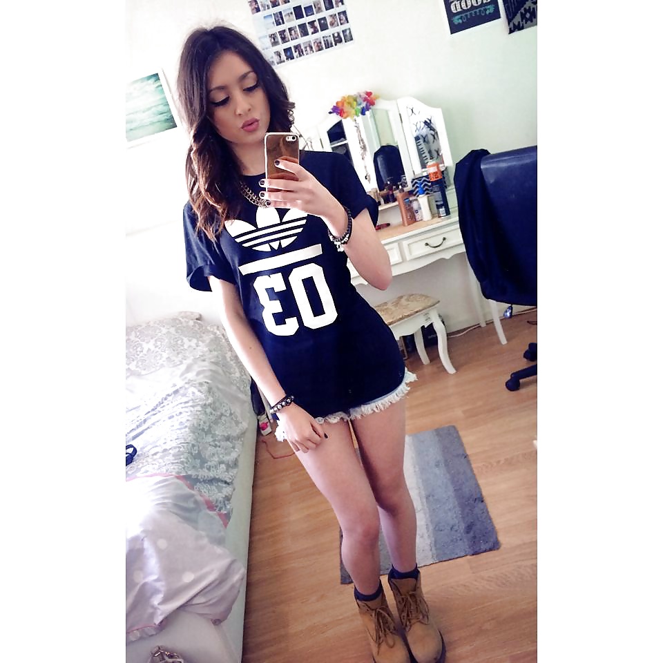 Australian Mix - Amanda & Melissa porn pictures