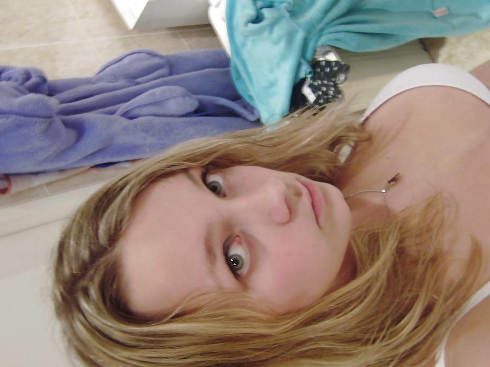 Selfshot 34 porn pictures